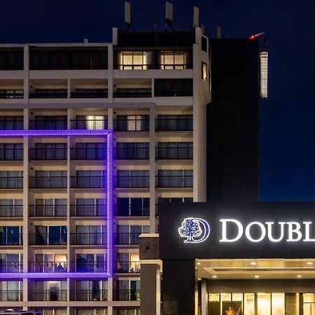 Готель Doubletree By Hilton Calgary North Екстер'єр фото