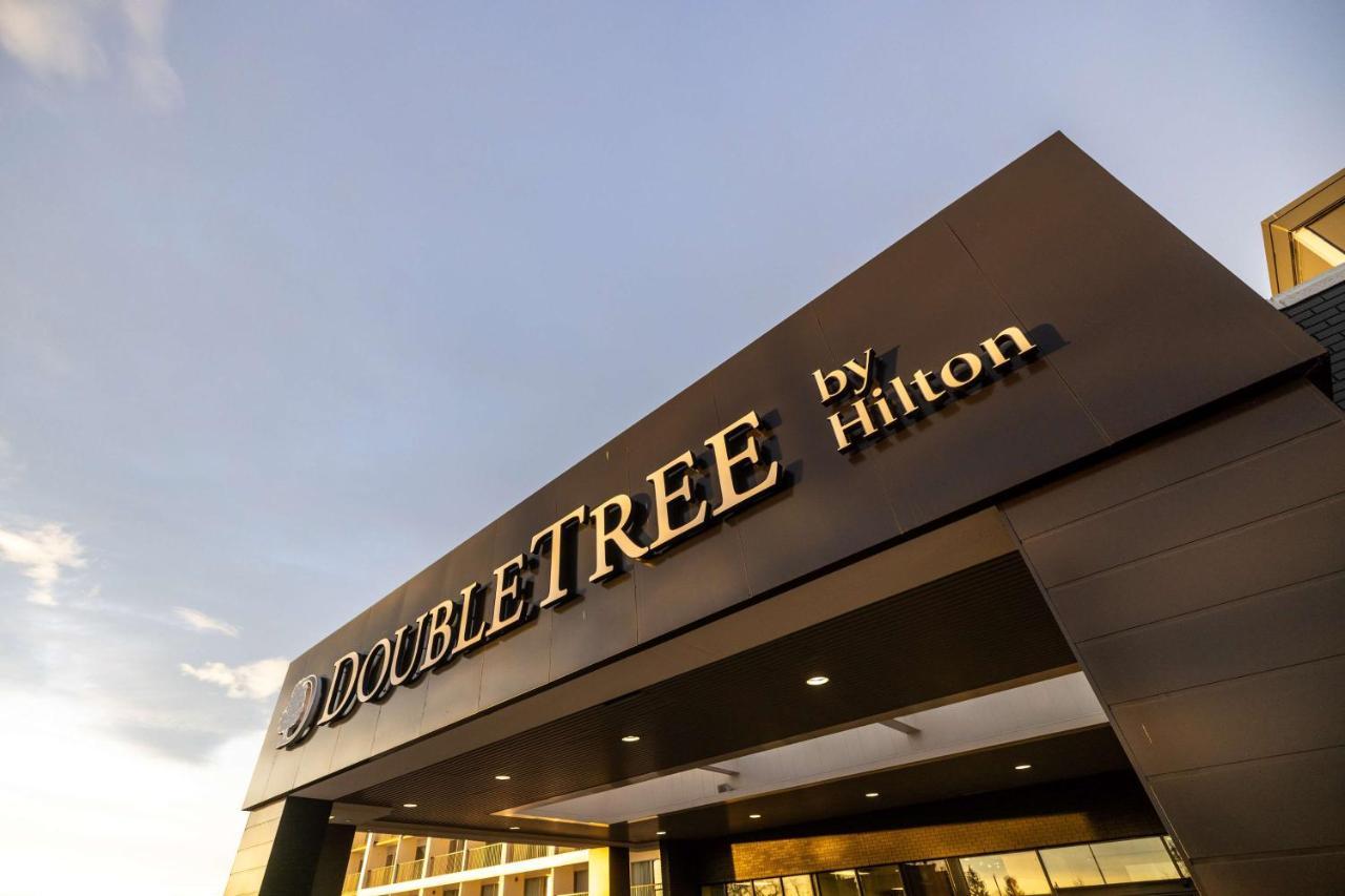 Готель Doubletree By Hilton Calgary North Екстер'єр фото