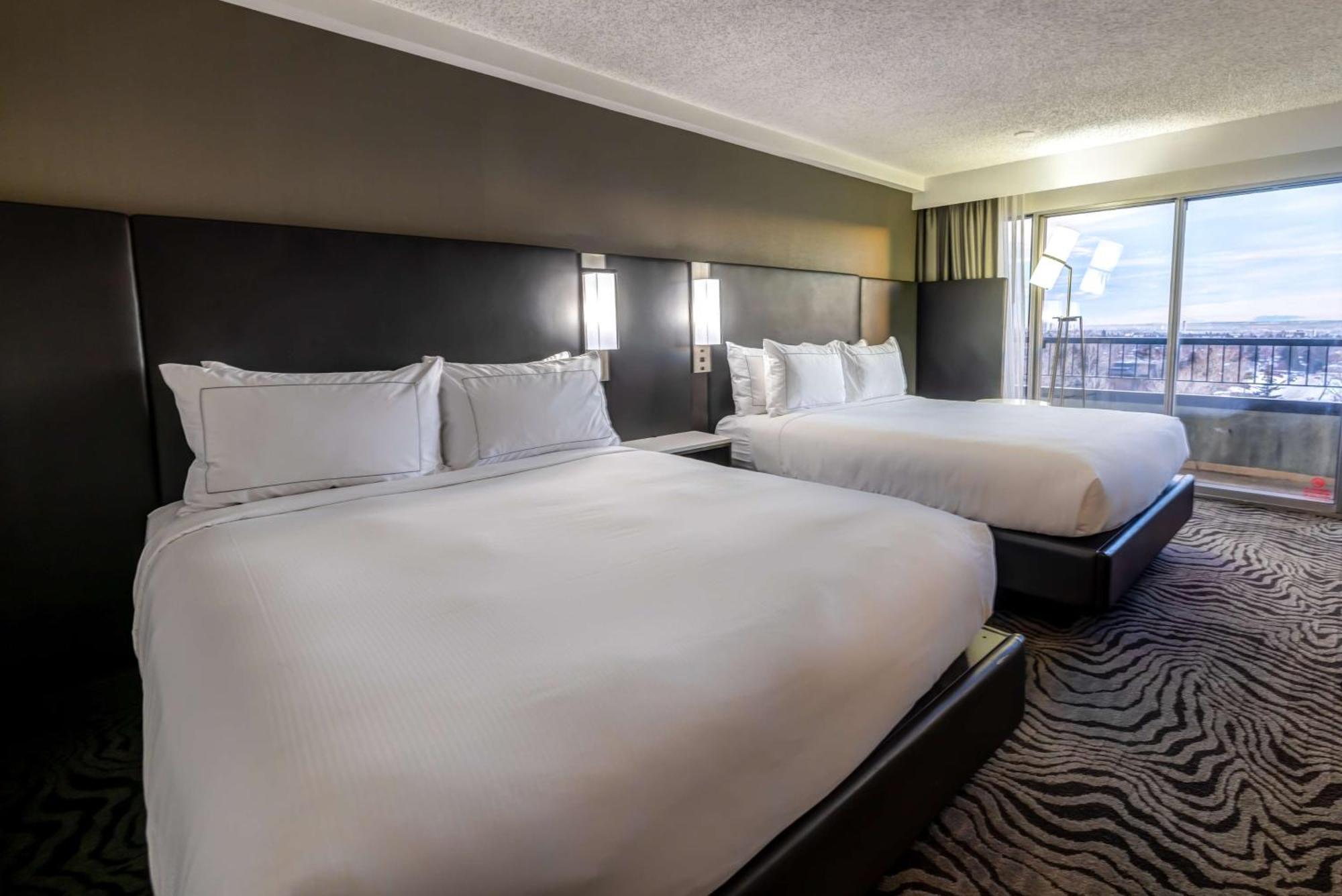 Готель Doubletree By Hilton Calgary North Екстер'єр фото