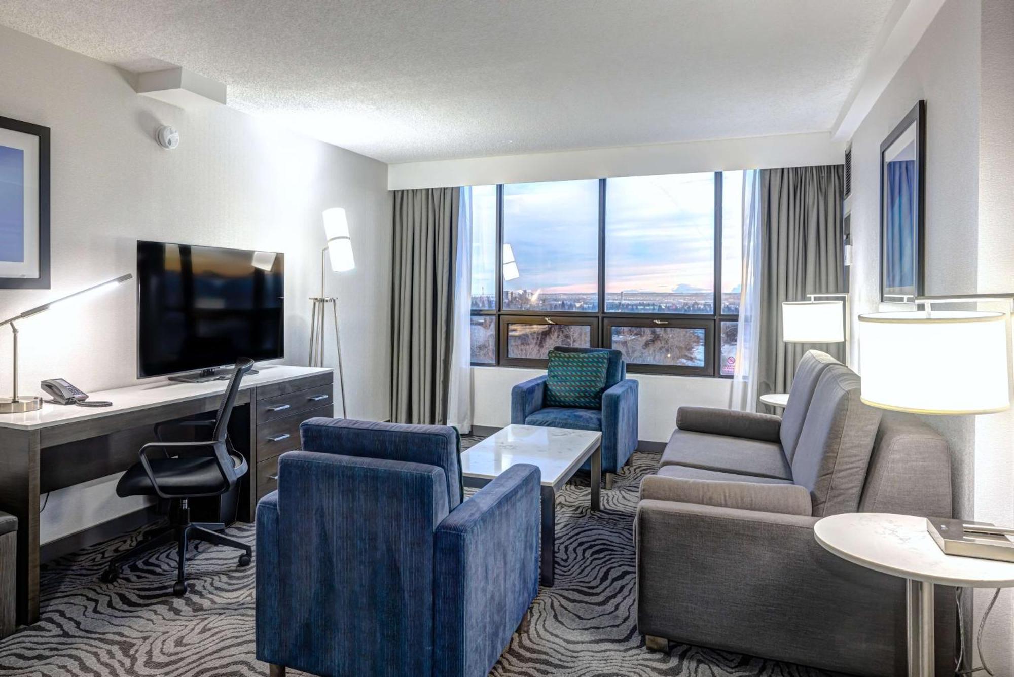 Готель Doubletree By Hilton Calgary North Екстер'єр фото