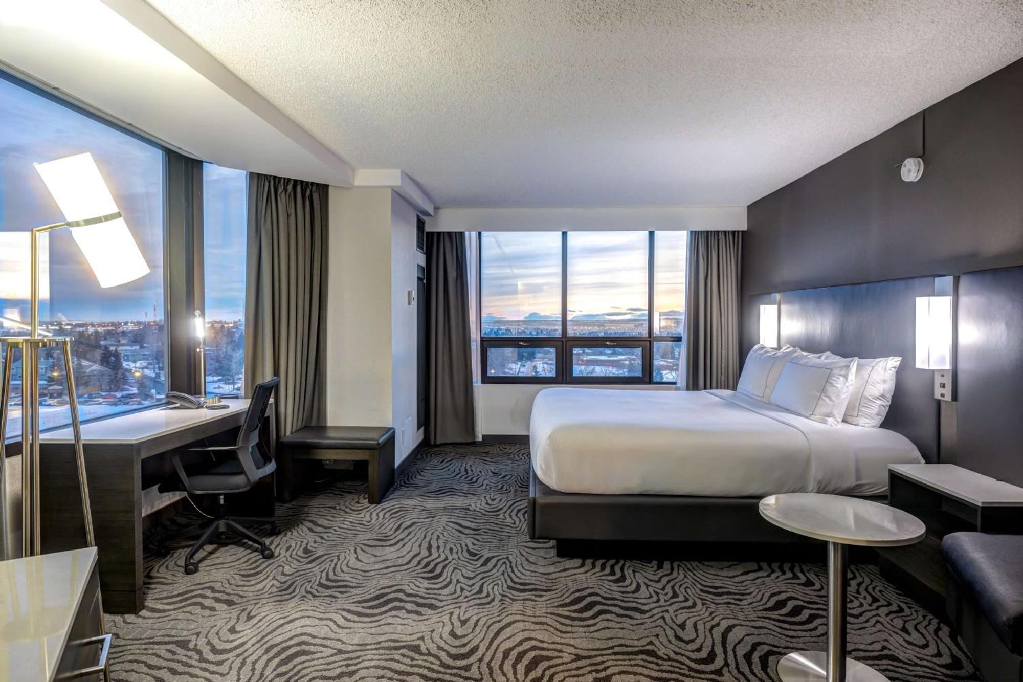 Готель Doubletree By Hilton Calgary North Екстер'єр фото